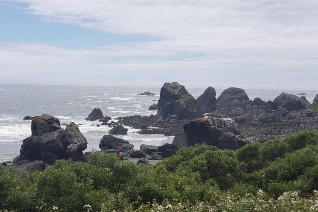 Coastal Charm: Sw Oregon Home On 2+ Quiet Acres Carpenterville Buitenkant foto