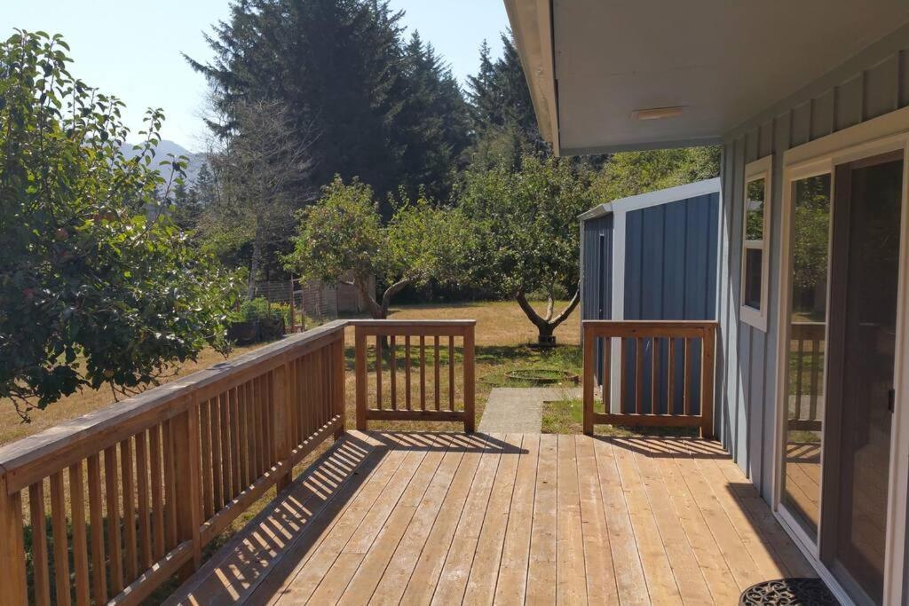 Coastal Charm: Sw Oregon Home On 2+ Quiet Acres Carpenterville Buitenkant foto