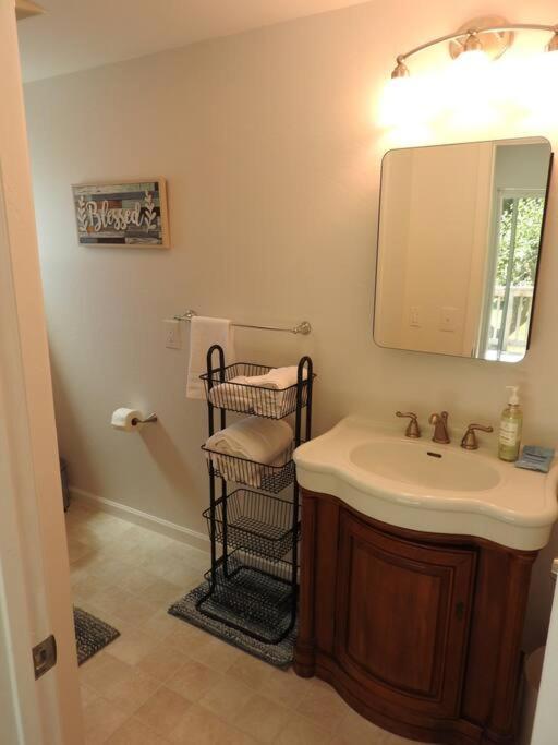 Coastal Charm: Sw Oregon Home On 2+ Quiet Acres Carpenterville Buitenkant foto