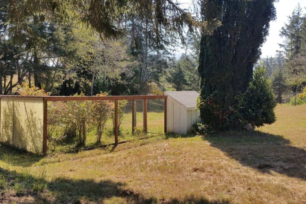 Coastal Charm: Sw Oregon Home On 2+ Quiet Acres Carpenterville Buitenkant foto